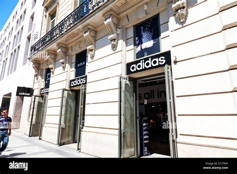 boutique adidas champs elysées